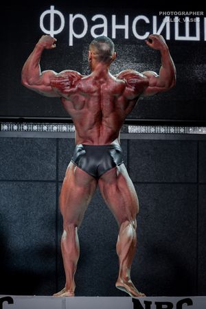 CLASSIC PHYSIQUE